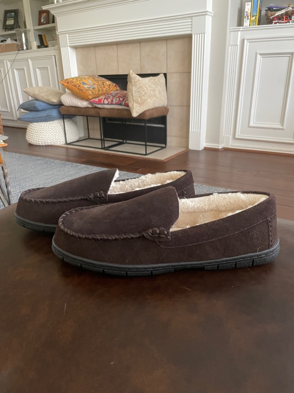 Land’s End Dark Mahogany Suede Moccasin Slippers  Size 10 Medium